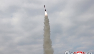 Triều Tiên phóng thử tên lửa. Ảnh: Yonhap