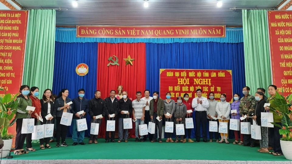 cu_tri_de_nghi_giai_quyet_che_do_chinh_sach_cho_nguoi_tham_gia_chong_fulro_3.jpg