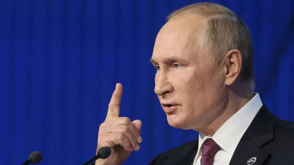 Putin chi tay len, tong thong Nga - sputnik.jpg