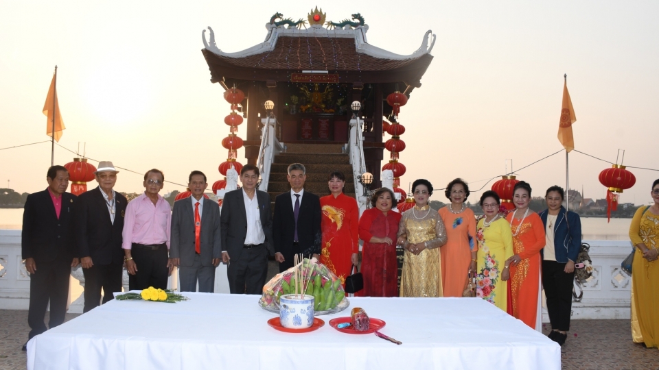 chua_mot_cot_10.jpg
