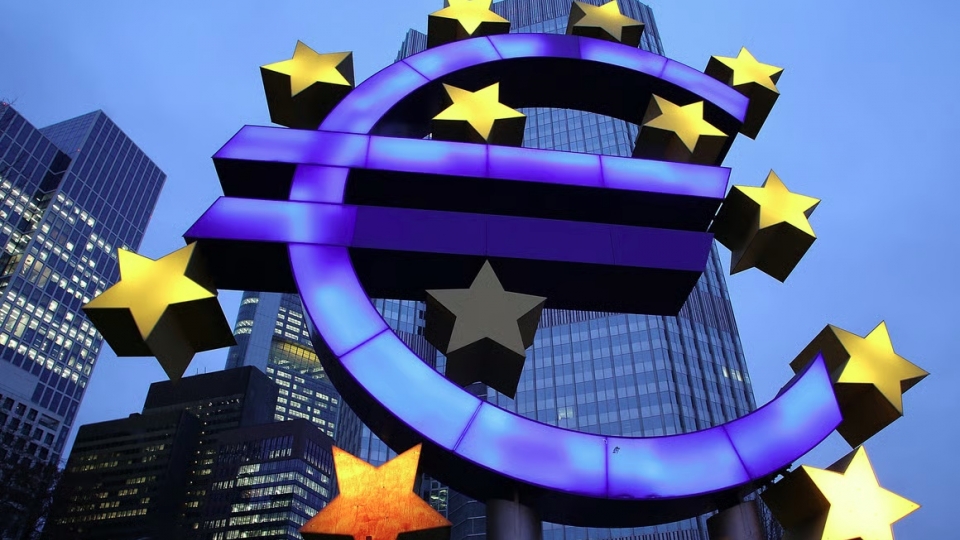 dong euro khu vuc dong tien chung chau Au eurozone -politico.jpg