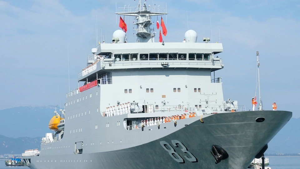 tau-trung-quoc-.jpg