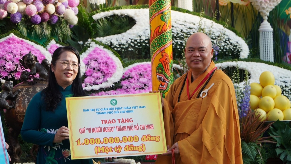 trao_ung_ho.jpg