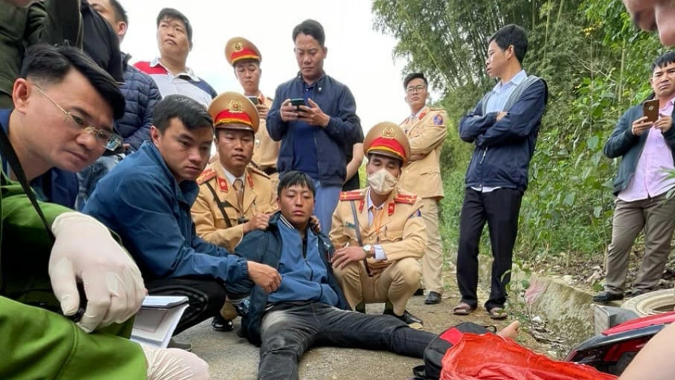 hien_truong_vu_bat_giu_doi_tuong_cung_tang_vat_10_banh_heroin.jpg