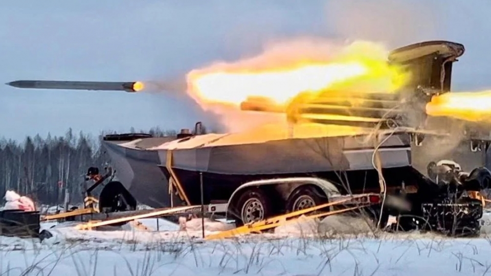USV Ukraine tro thanh be phong rocket Ukraine, hoa luc Ukraine, phao phan luc Ukraine -SBU.jpg