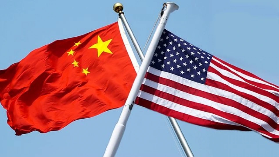 china-us-flags-1462596125.jpg