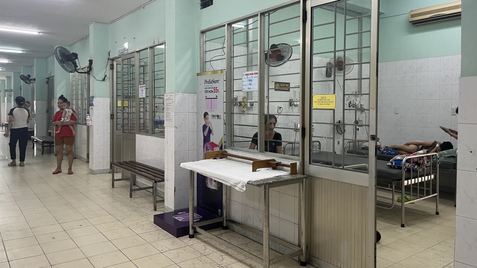 hang_tram_nguoi_ngo_doc_banh_my_o_dong_nai_anh_duy_phuong_1.jpg