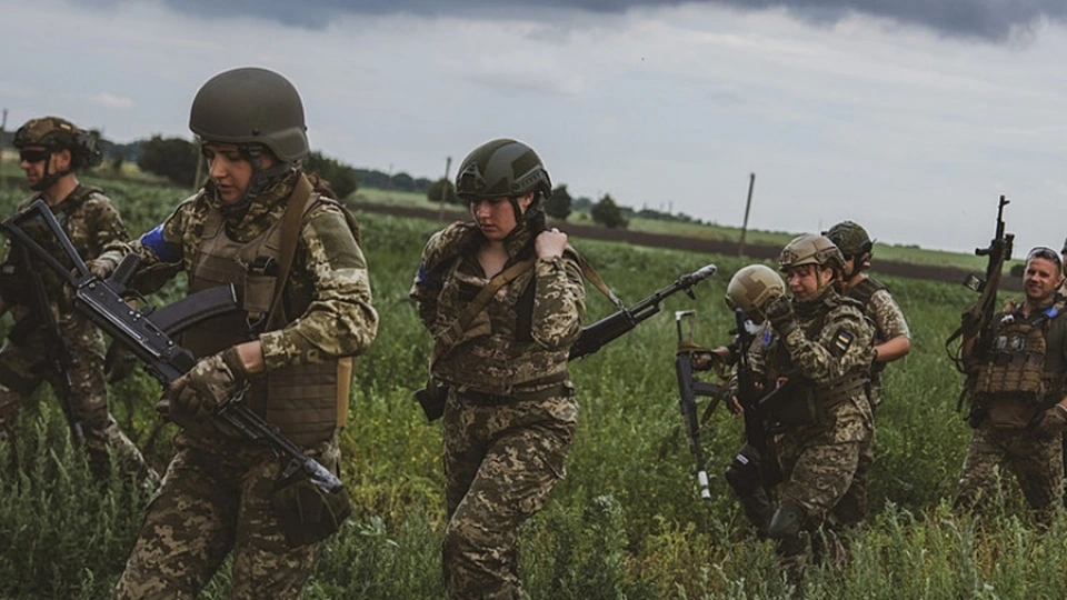 nu quan nhan Ukraine, linh nu Ukraine -anadolu.jpg