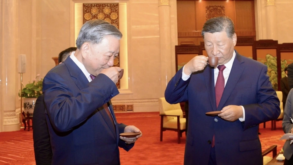 Tiec tra 1.jpg