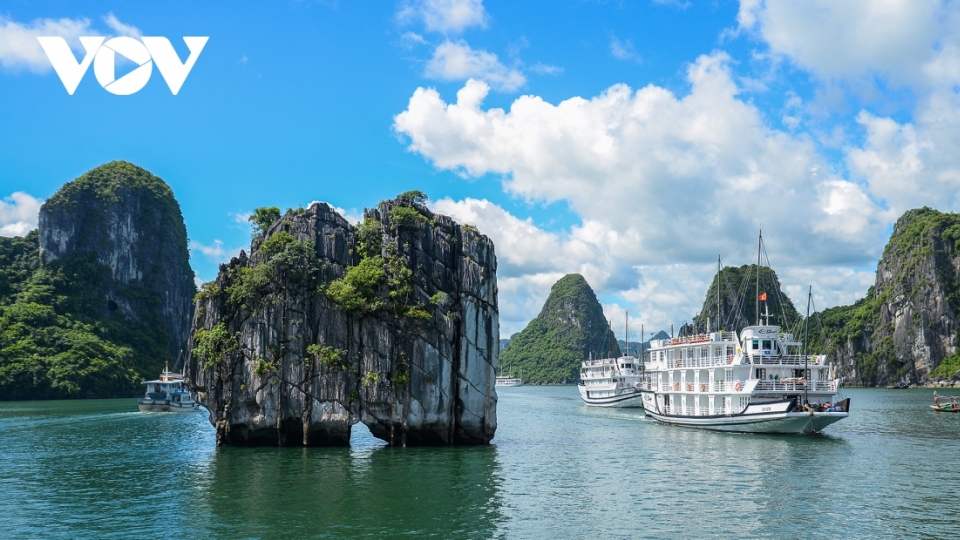 ha_long_bay.jpg