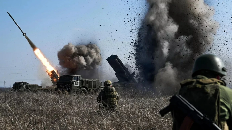 hoa luc Nga, phao phan luc Nga, linh Nga tren chien truong Ukraine, khoi lua Ukraine, rocket Nga, phao Nga -sputnik.jpg