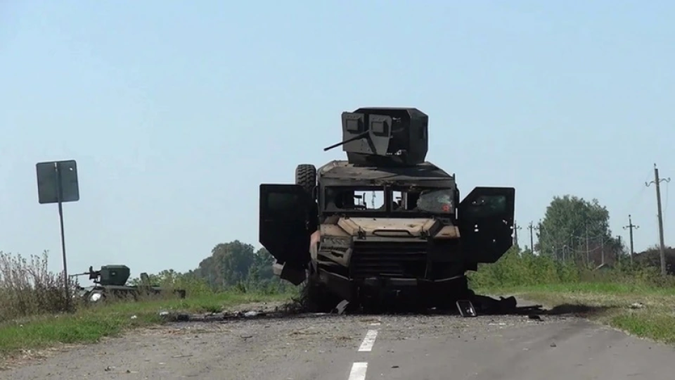 xe_quan_su_ukraine_bi_pha_huy_o_kursk.jpg