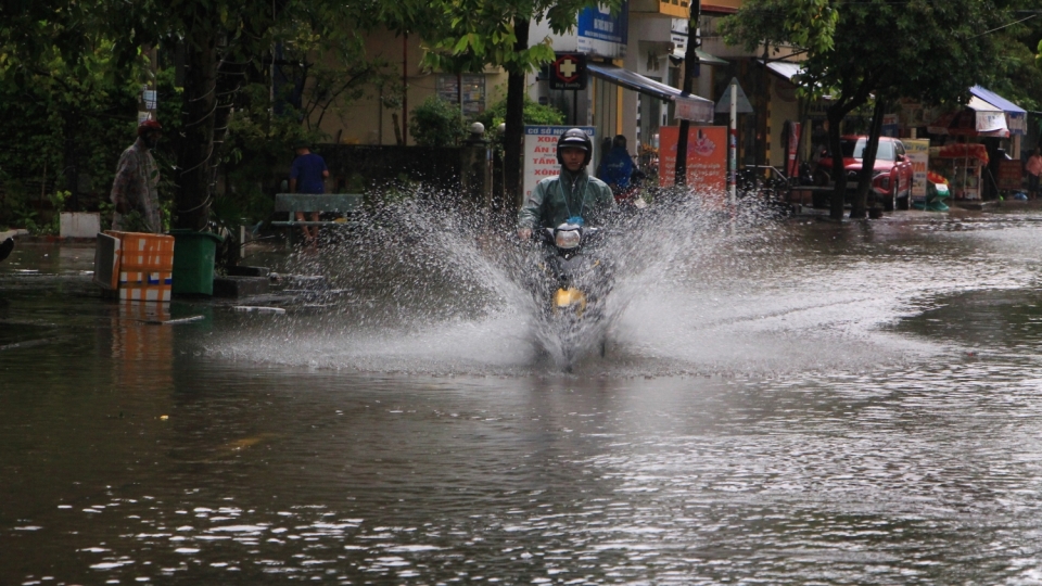 ngap_cuc_bo_lam_viec_luu_thong_het_suc_kho_khan.jpg