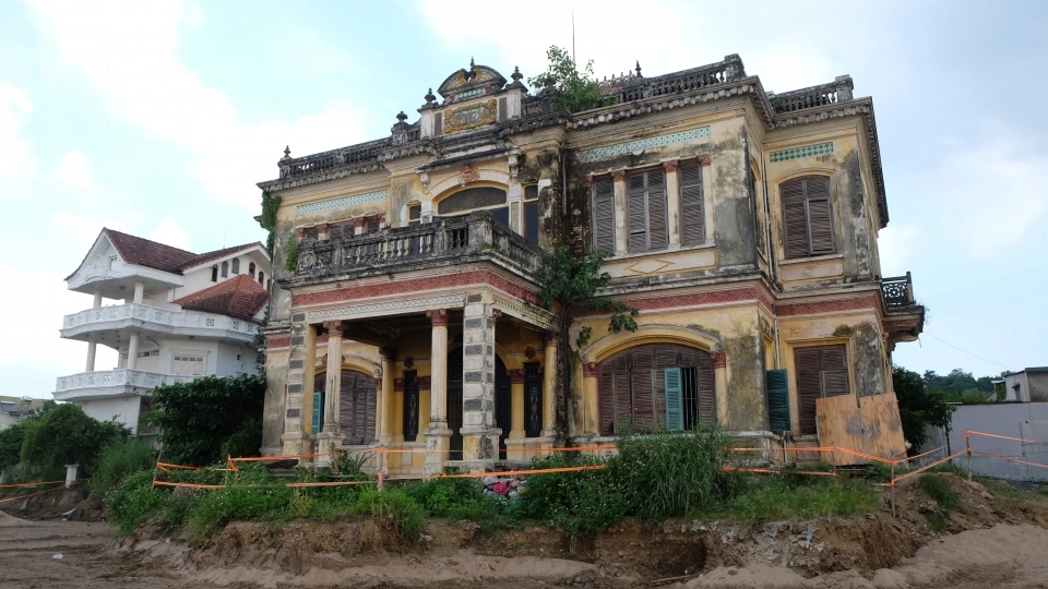 nha lau ong Phu 2.jpg