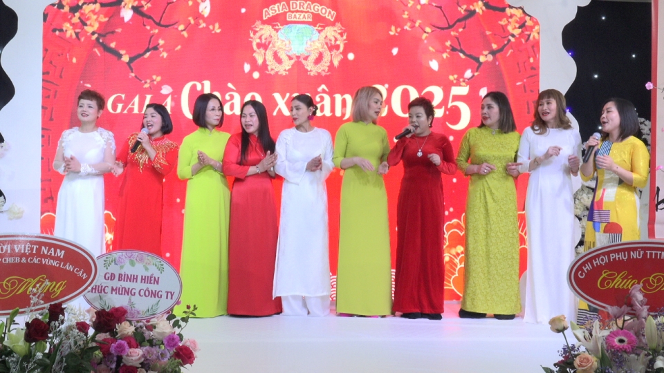 cac_tiet_muc_van_nghe_dac_sac_tai_chuong_trinh_chao_xuan_2025_tai_tttm_asia_dragon_thanh_pho_cheb_ch_sec_.jpg