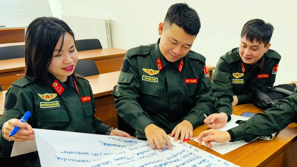 gin giu hoa binh 1.jpg