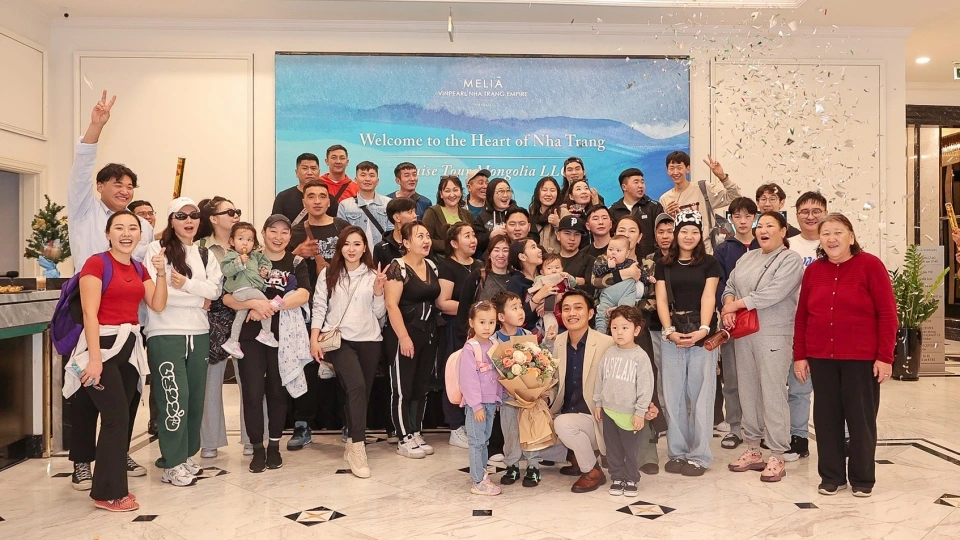 melia_vinpearl_nha_trang_empire_don_khach_mong_co_den_viet_nam.jpg