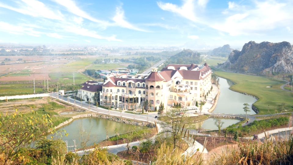 01_legend_valley_hotel.png