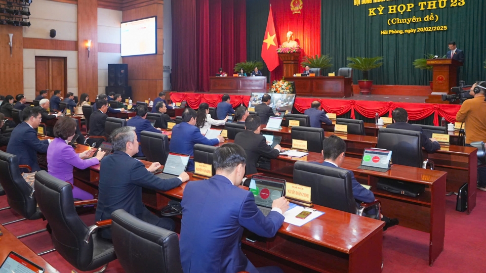 20-2_cac_dai_bieu_hdnd_tp_hai_phong_bieu_quyet_thong_qua_cac_nghi_quyet.jpg