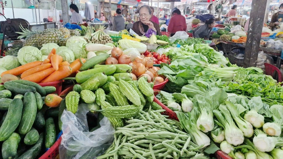 Rau xanh sau Tết giảm giá_0.jpg