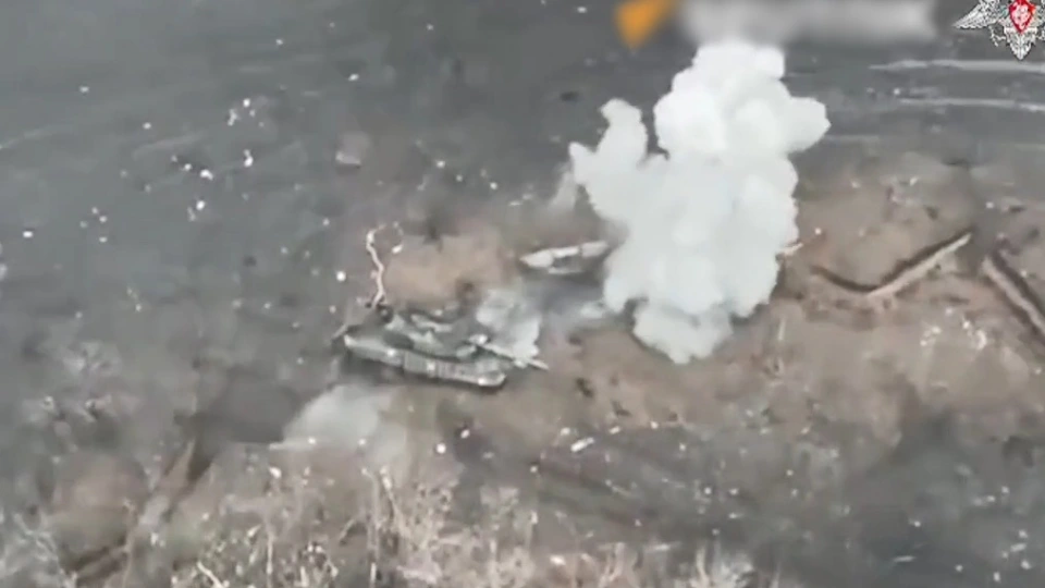 UAV Nga tan cong xe tang Ukraine ket tai chien hao -bo quoc fong Nga.jpg
