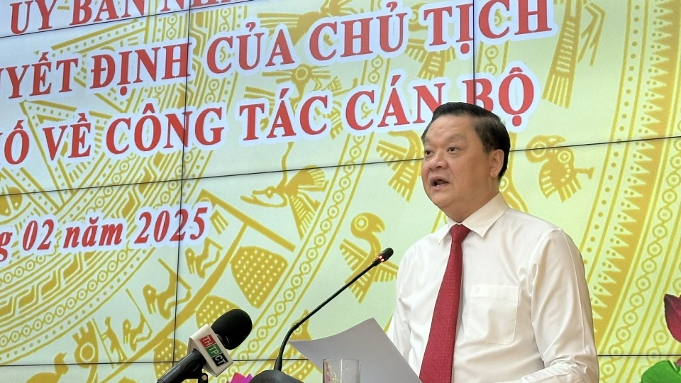 ong_duong_tan_hien_pho_chu_tich_thuong_truc_ubnd_thanh_pho_can_tho_thong_ve_ket_qua_cong_tac_sap_xep_tinh_gon_to_chuc_bo_may.jpg