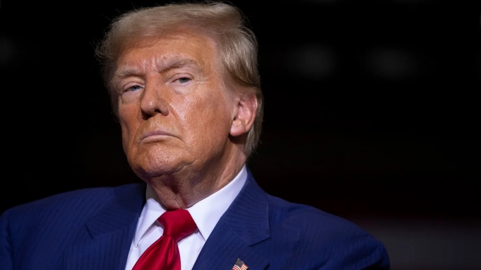 tong thong My Trump cavat do -getty.jpg