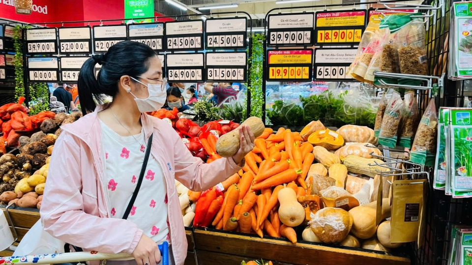 cac_san_pham_thuc_pham_duoc_luan_phien_giam_gia.jpg