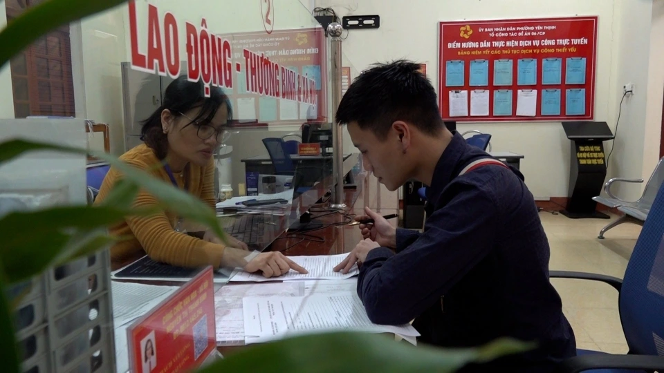 cong_tac_tiep_dan_giai_quyet_cac_thu_tuc_cho_nhan_dan_duoc_thuc_hien_tan_tinh_chu_dao.jpg