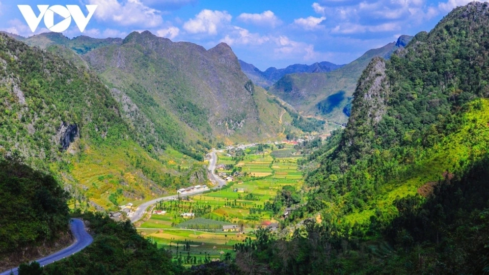cung-duong-ha-giang.jpg