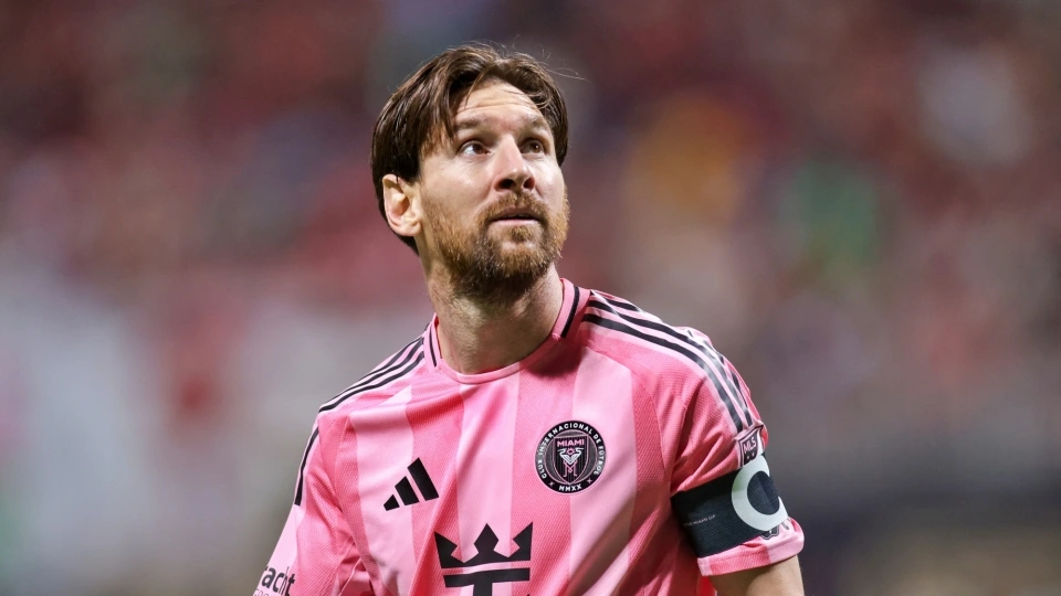 messi_bat_ngo_bi_gach_ten_khoi_dt_argentina_truoc_tran_dau_voi_uruguay_va_brazil.jpg