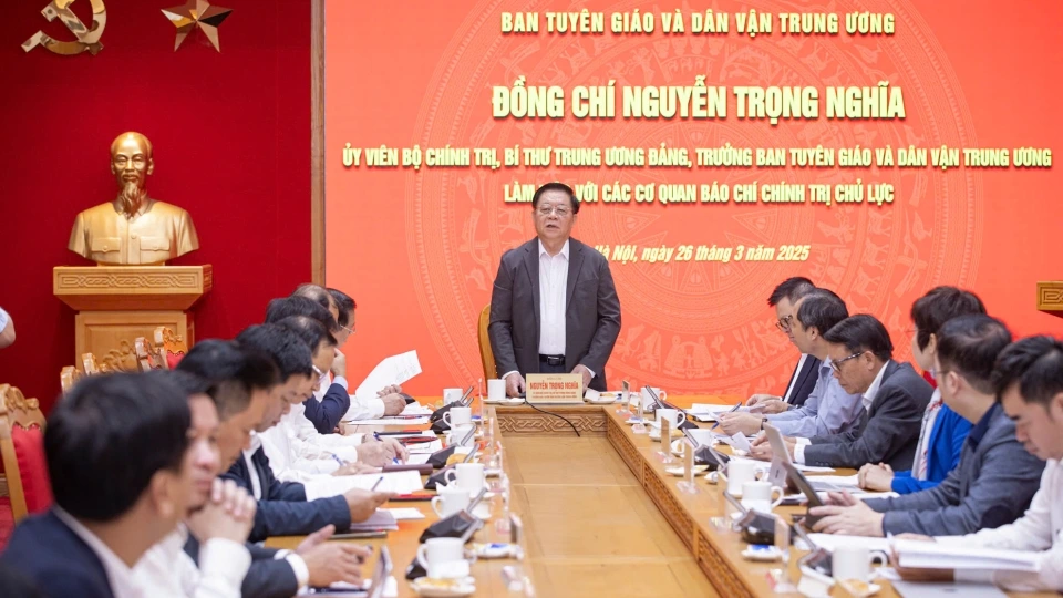 toan_canh_buoi_lam_viec.jpg