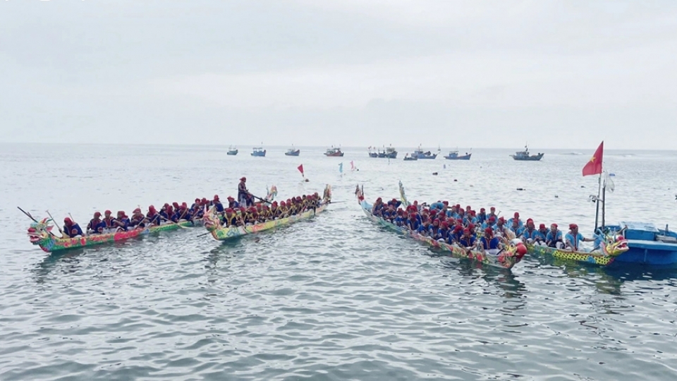 Đua thuyền Tứ Linh Lý Sơn.jpg