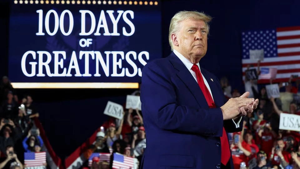 100_ngay_cua_ong_trump.jpg