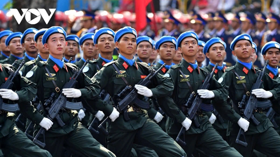 167_mass_military_parade_celebrating_50_years_vietnams_national_reunification.jpg