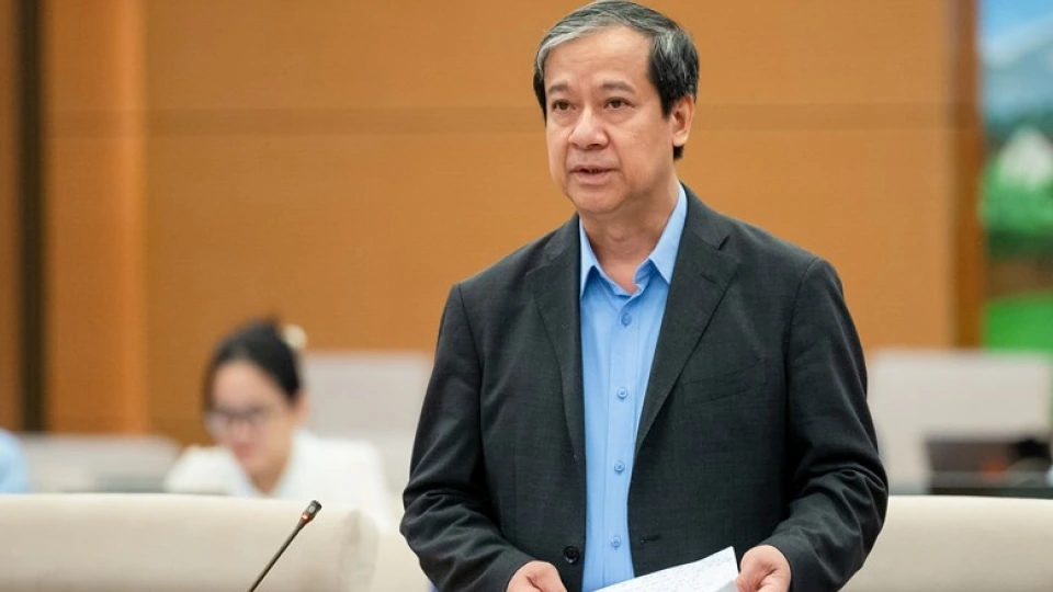 17.4_nguyen_kim_son_pho_cap_giao_duc.jpg