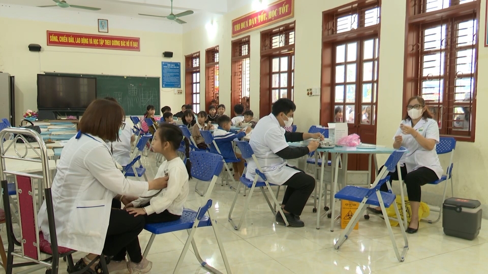 3._to_chuc_cac_dot_tiem_chung_vac_xin_phong_dich_benh_o_tat_ca_cac_huyen_thanh_pho_thi_xa.jpg