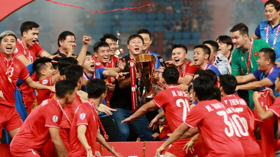 A-VIET-NAM-NANG-CUP-VO-DICH15-1.jpg