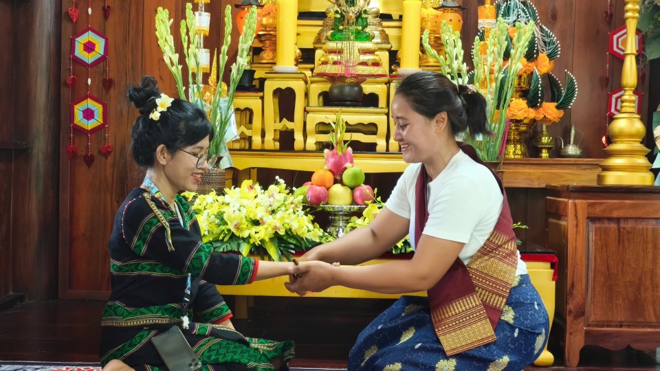 Tet Lao 5 .jpg