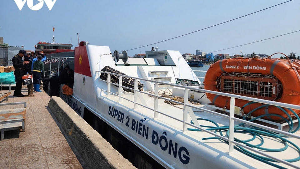 bien_dong_tau_van_tai_hanh_khach_tueyn_sa_ky-_ly_son_tam_dung_hoat_dong.jpg