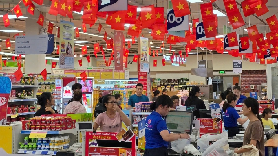 co.opmart_giam_gia_den_50_hang_ngan_mat_hang_mung_dai_le_30.4.jpg
