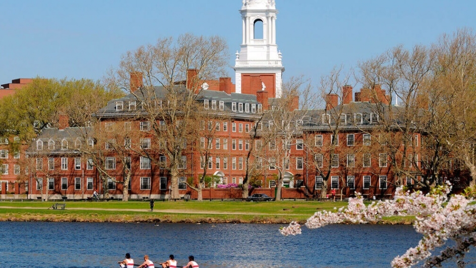 dai hoc Harvard -appily.jpg