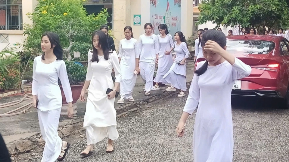 hoc_sinh_truong_pho_thong_dan_toc_noi_tru_tinh_binh_thuan_.jpg