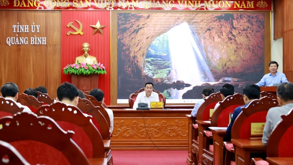 hoi_nghi_ban_chap_hanh_dang_bo_tinh_quang_binh.jpg