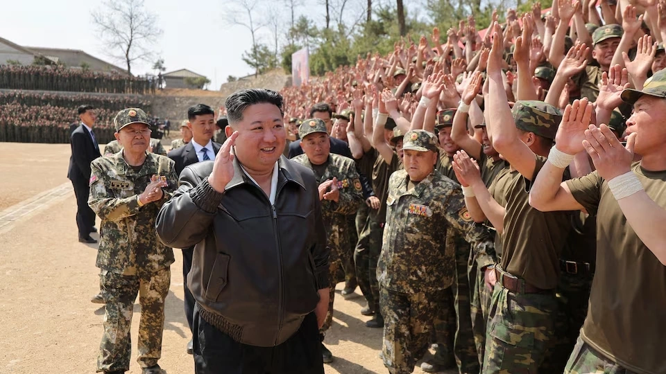 kim_jong_un_thi_sat.jpg
