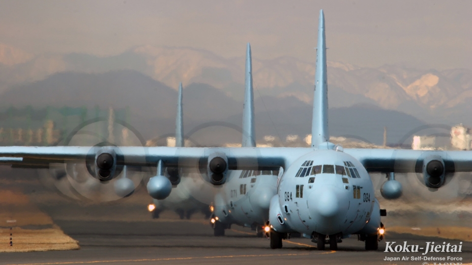 may bay Nhat Ban, may bay van tai C-130, may bay quan su Nhat Ban -luc luong fong ve Nhat Ban.jpg
