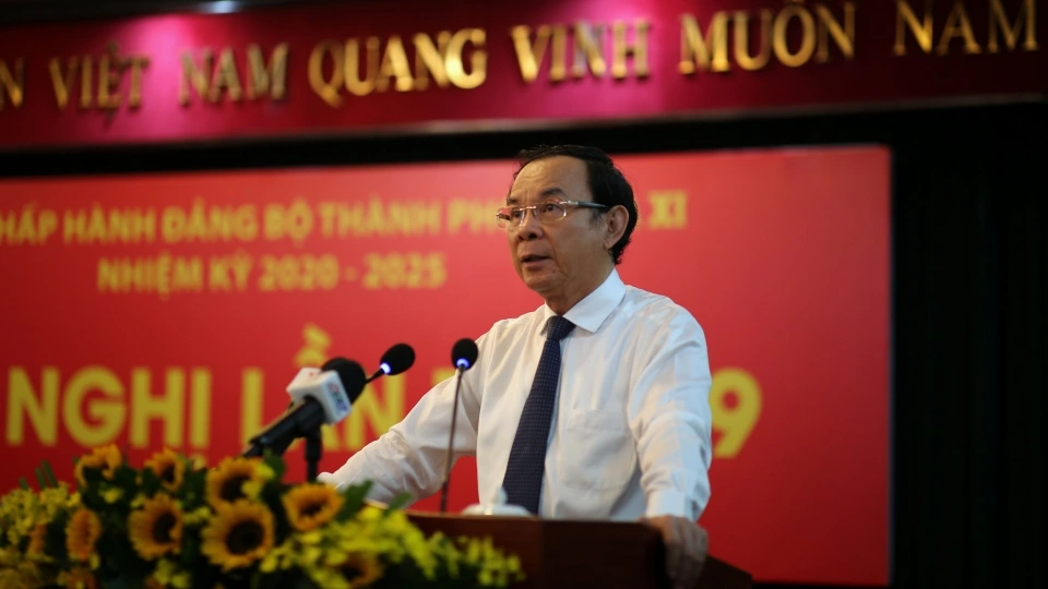 ong_nguyen_van_nen_phat_bieu_be_mac.jpg