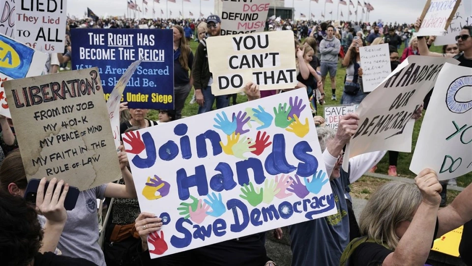 trump-protests-4-1743880616.jpg