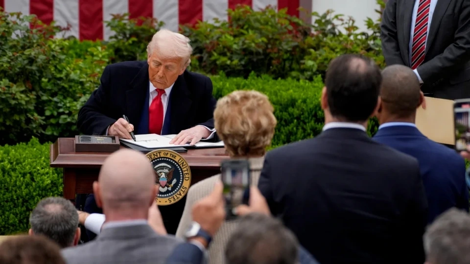 trump_thue_quan.jpg
