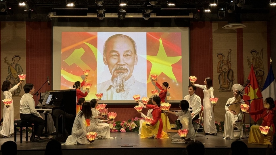 2 van nghe ngay sinh Ho Chi Minh, co Dang co To quoc -vov.jpg